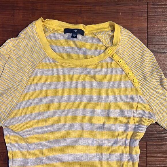 Yellow Striped Ribbed Long Sleeve T Shirt - Buttons on Top - GAP T Shirt - Picture 2 of 3